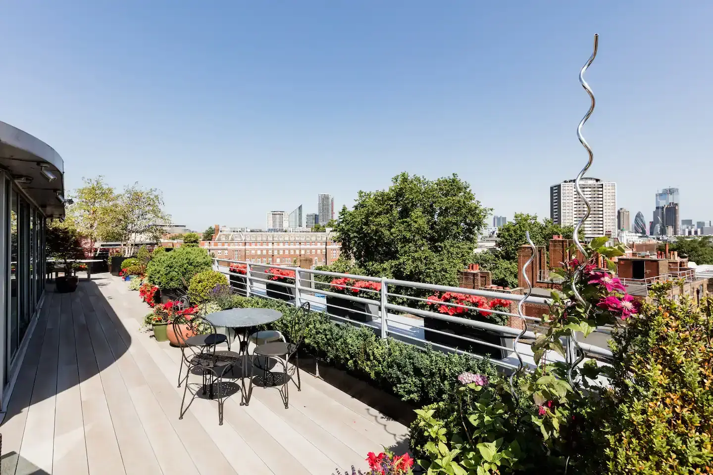 High-rise Penthouse in the Heart of Clerkenwell in Clerkenwell